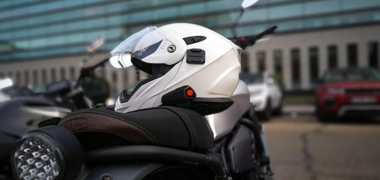 Casco con intercomunicador de moto